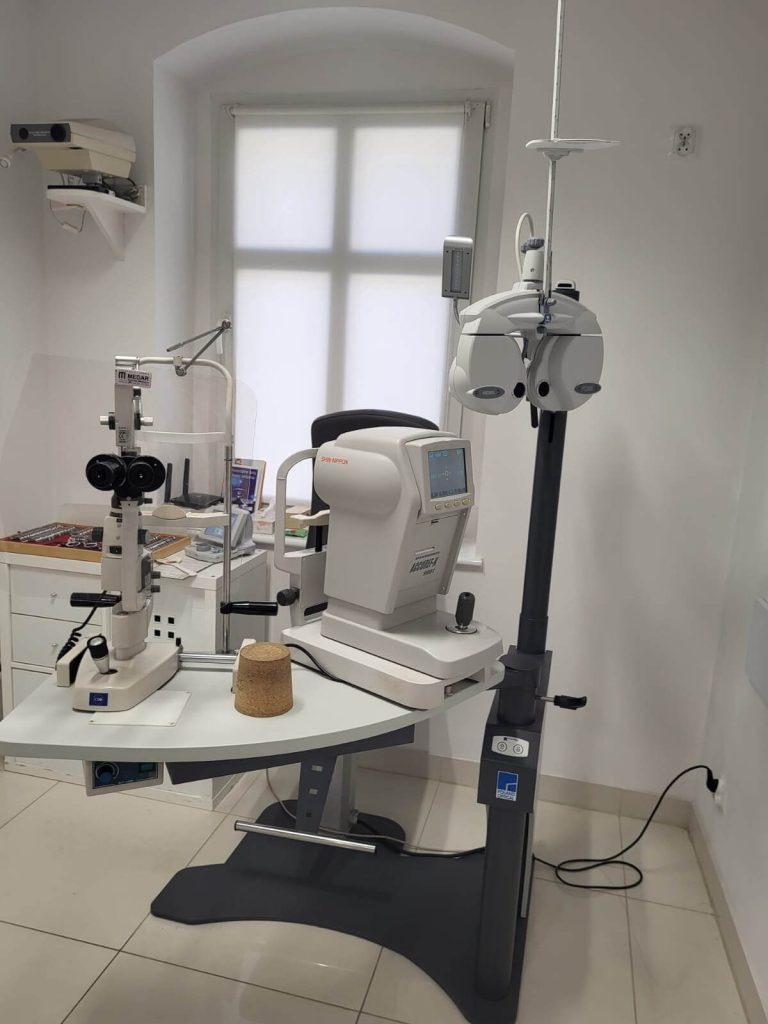 gabinet-okulistyczny-lesnica