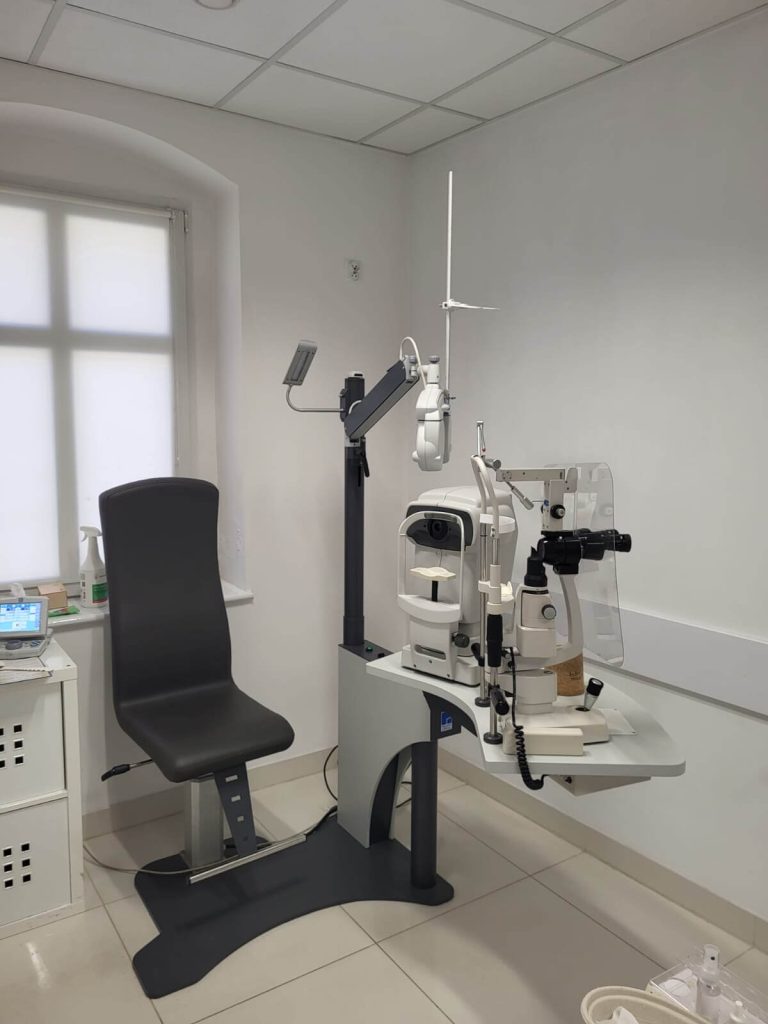 gabinet-okulistyczny-lesnica